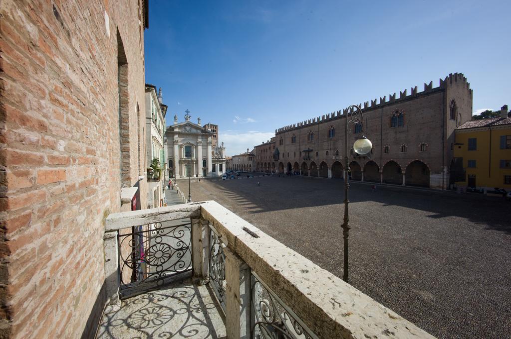 Palazzo Castiglioni Luxury Suite And Rooms มานโตวา ภายนอก รูปภาพ