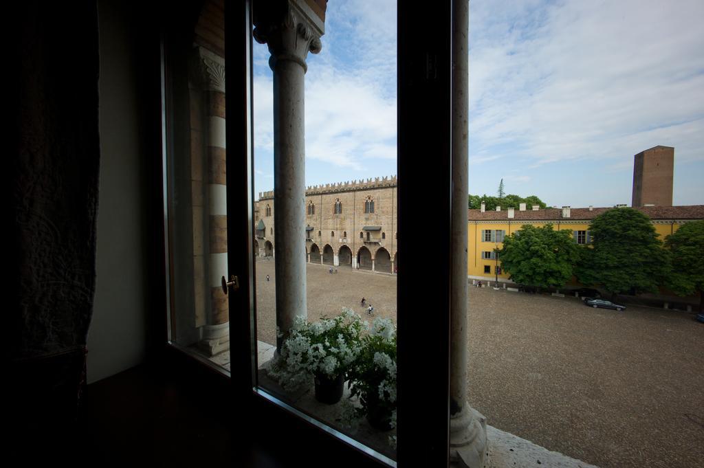 Palazzo Castiglioni Luxury Suite And Rooms มานโตวา ภายนอก รูปภาพ