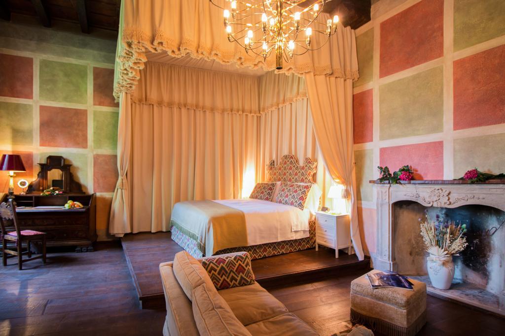 Palazzo Castiglioni Luxury Suite And Rooms มานโตวา ภายนอก รูปภาพ